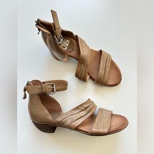 Miz Mooz Cassie Leather Heeled Buckle Sandals Shoes Size 39